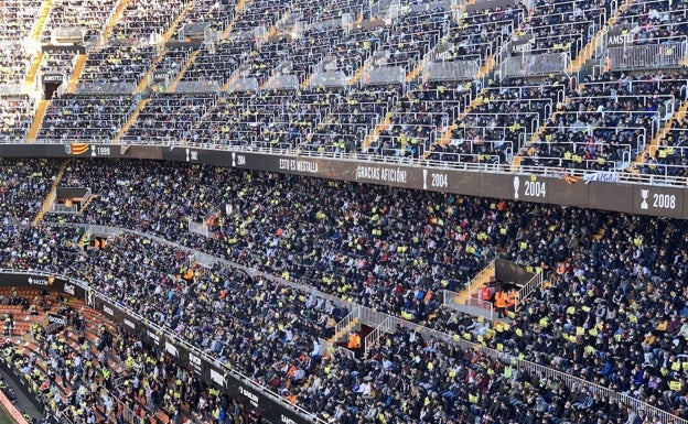 La cotidiana reivindicación del minuto 19 en Mestalla