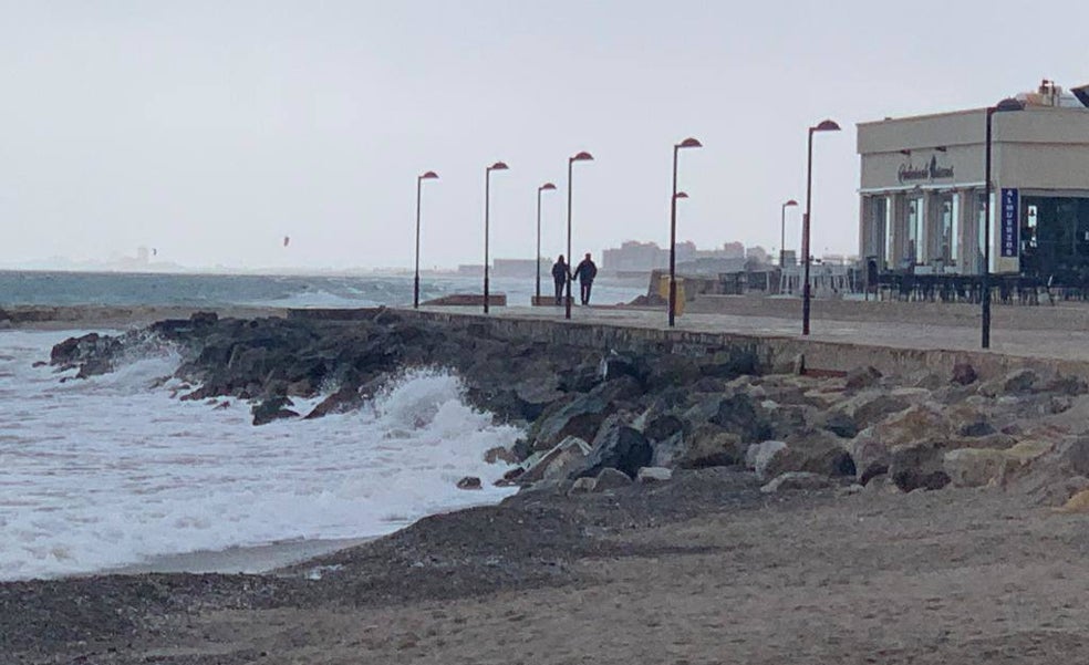Las playas de Pinedo se degradan por la erosión y falta de inversiones