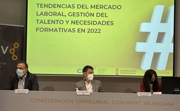 La CEV advierte que las dificultades para captar profesionales especializados lastran la recuperación