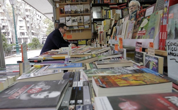 La Feria del Libro Antiguo regresa a la Gran Vía con más casetas