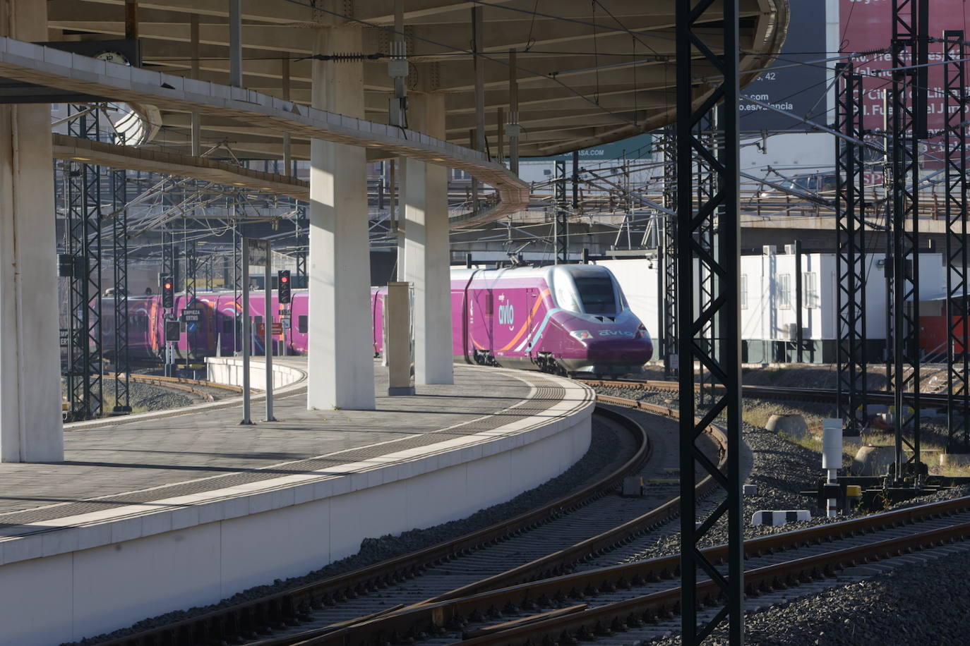 Los trenes de alta velocidad low-cost de Avlo empiezan los viajes Valencia - Madrid