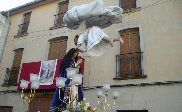 Vuelve el Angelet de la Corda a la Semana Santa de Alfarrasí