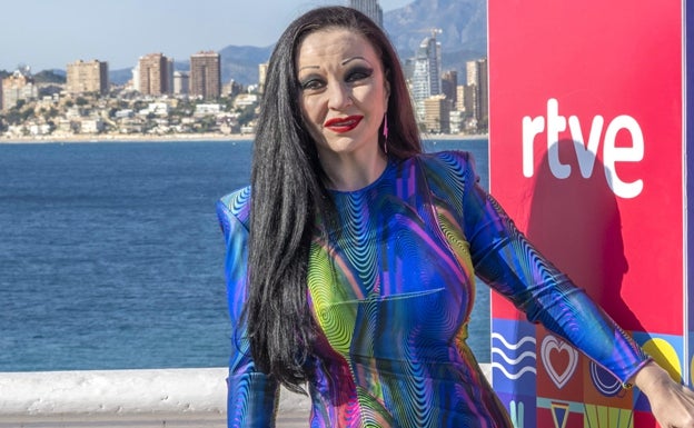 Benidorm quiere que Alaska ejerza como embajadora honorífica de la ciudad