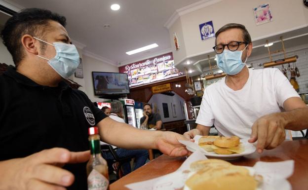 «A los niños les está costando más aprender a hablar por las mascarillas»