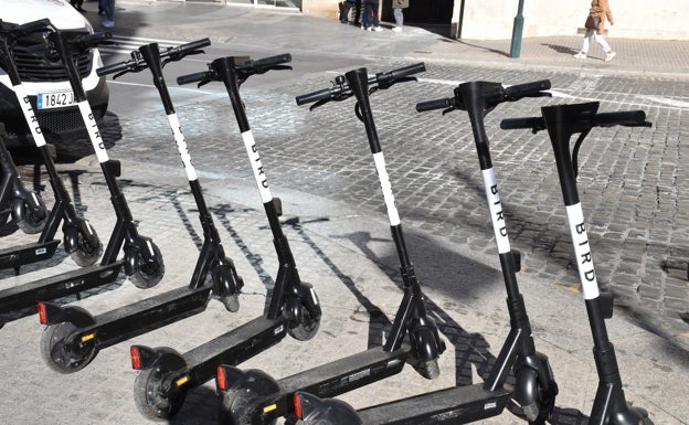 Imponen las primeras sanciones por el uso del patinete en Alcoi