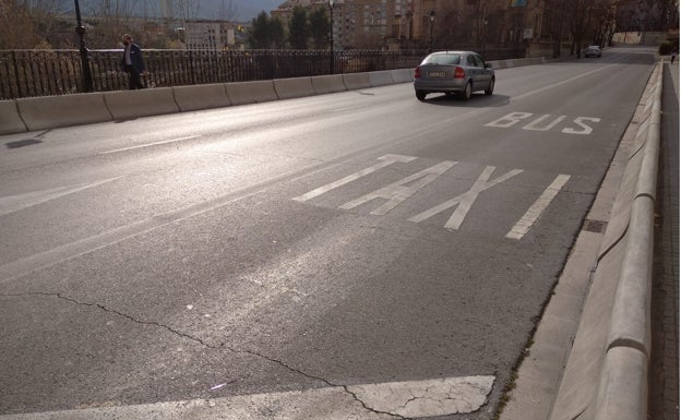 Alcoi reconvertirá el carril bus en trazado para bicicletas y patinetes