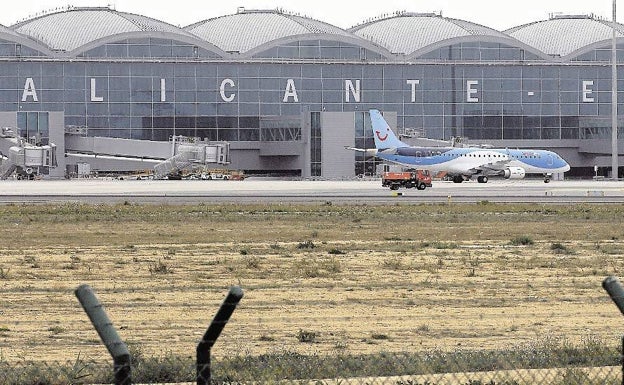 El aeropuerto de Alicante cancela dos vuelos con Kiev tras el comienzo de la guerra en Ucrania