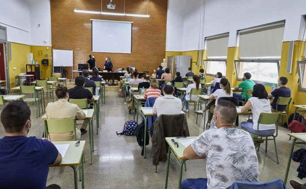 El DOGV corrige una resolución de Educación sobre el proceso de ingreso en el cuerpo de maestros de la Comunitat