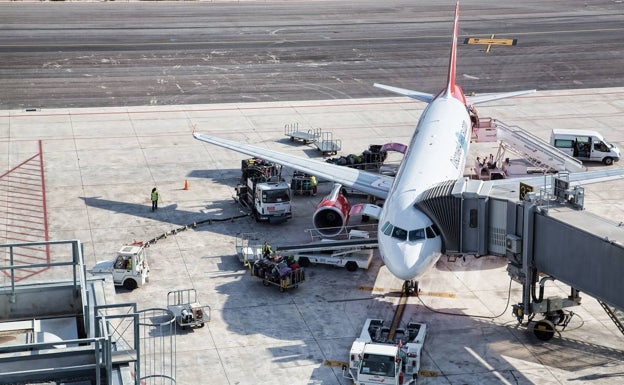 Detienen en el aeropuerto a un fugitivo iraní buscado por estafa y cohecho