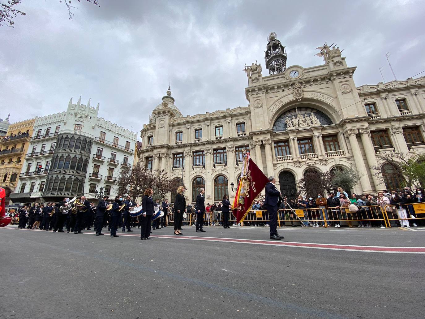 Entrada de Bandas de Música en la plaza del Ayuntamiento