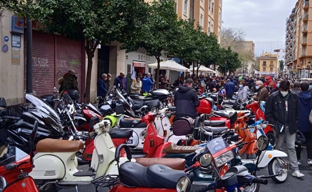 La Falla Sagunto celebra la décima edición de 'Vespalafalla'