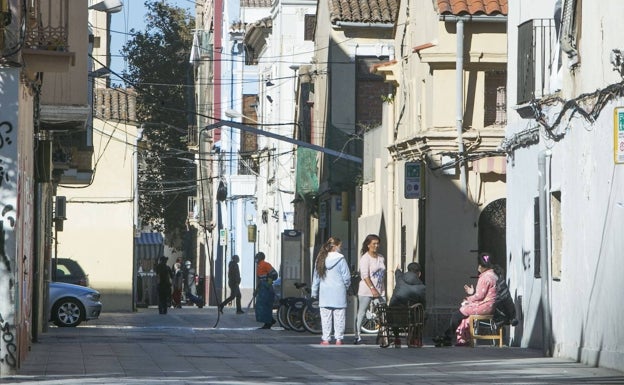 Una docena de pisos municipales, ocupados ilegalmente en el Cabanyal