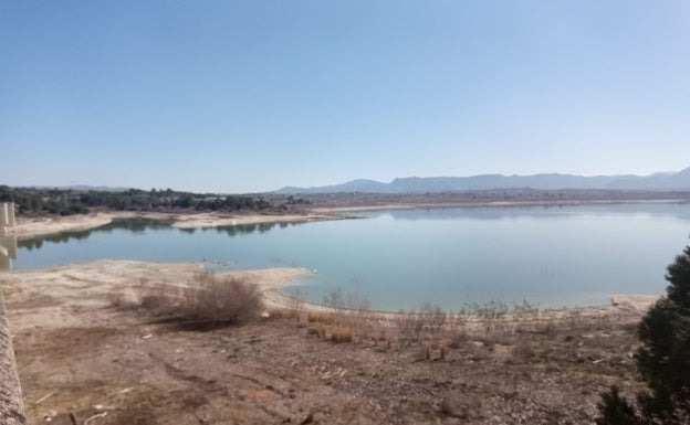 La Confederación Hidrográfica del Júcar realizará una batimetría del embalse de Bellús