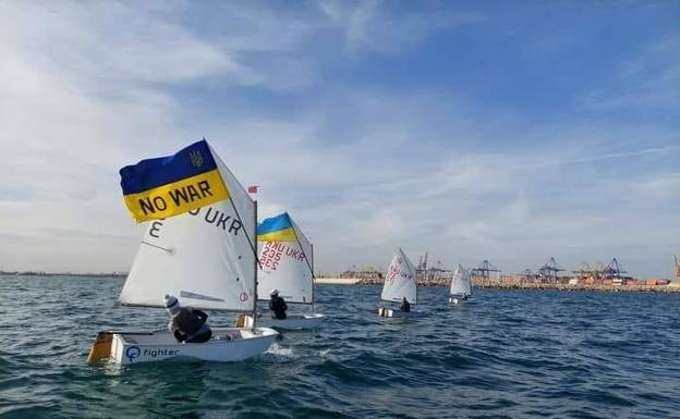 Los navegantes rusos navegarán con bandera neutral en la regata de Valencia