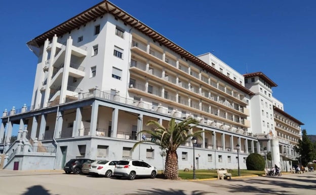 Sanidad suspende 15 días de empleo y sueldo a un delegado sindical tras reclamar mascarillas FFP2