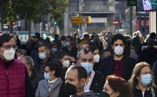 Los casos activos de Covid en la Comunitat Valenciana caen un 90% en sólo un mes