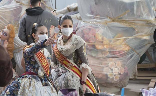 Las falleras mayores de Valencia en la Ciudad Fallera