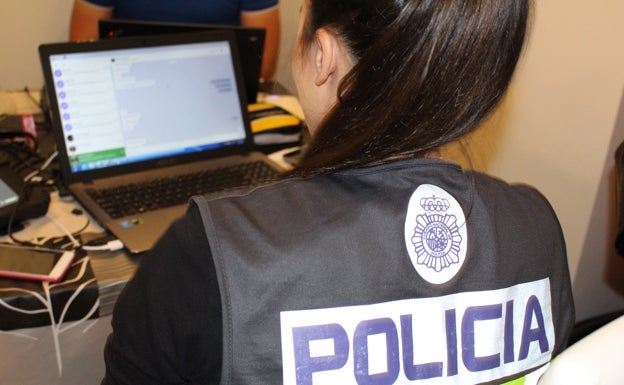 Detenida una pareja de jóvenes de Ontinyent por estafar a través de una aplicación de pago