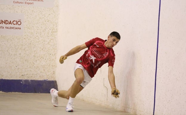 El triunfo de Montaner aprieta la Lliga de raspall