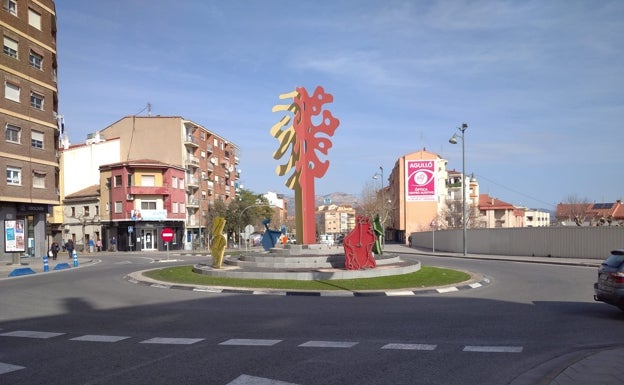 Fallece en Cocentaina un trabajador al volcarle una carretilla elevadora encima