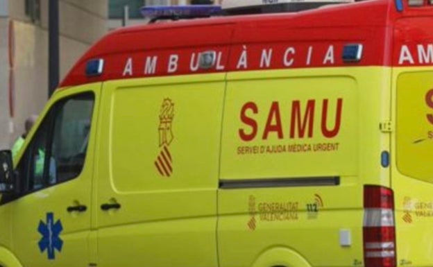 Dos heridos en l'Alfàs del Pi tras chocar con su coche contra una farola