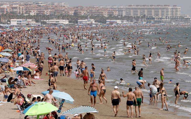El Ayuntamiento de Valencia prohibirá poner música en las playas