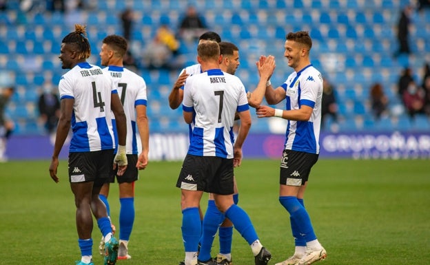 El Hércules juega en Buñol el partido de la polémica sin Pedro Sánchez