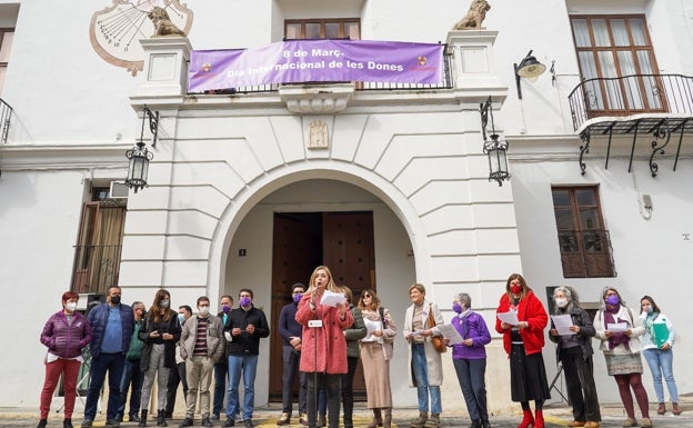 Ontinyent centra el 8M en denunciar los efectos de la guerra en las mujeres