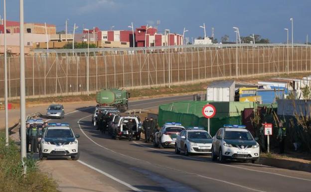 Marruecos frustra un nuevo asalto masivo a la valla de Melilla