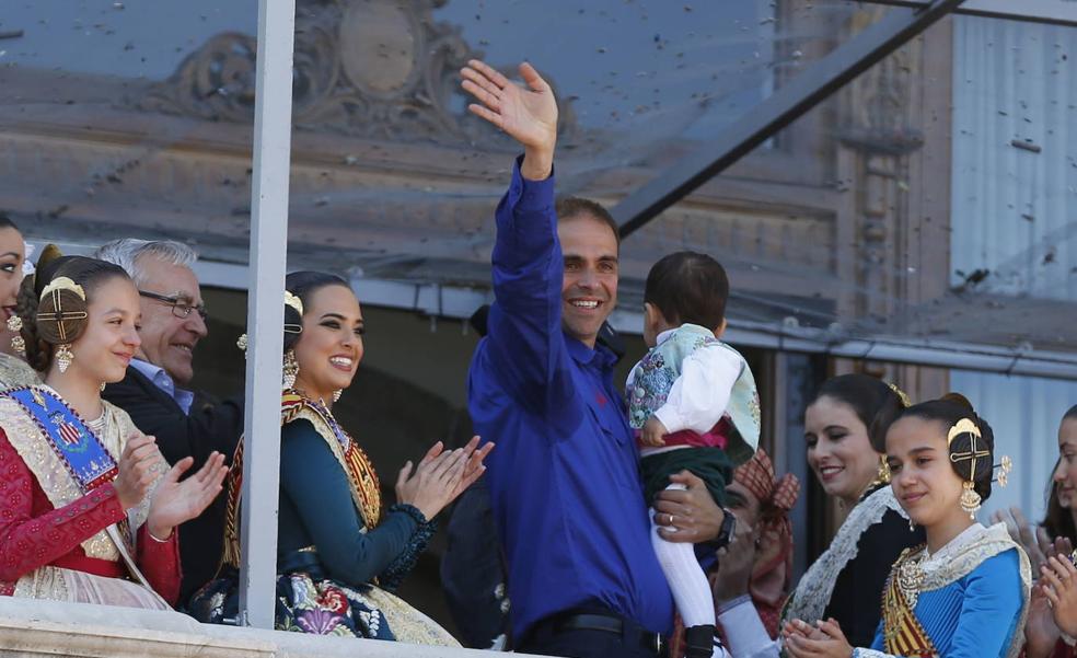 Caballer presenta la primera mascletà de 'nueva generación'