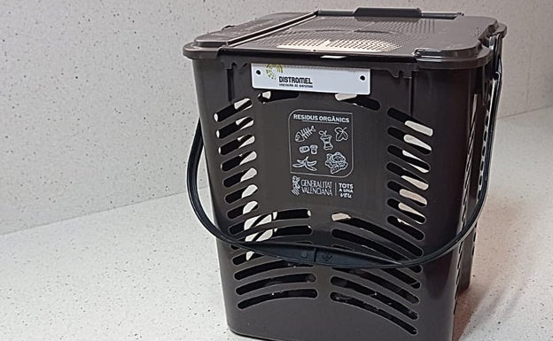 Alcoi valora la implantación de una recogida de residuos 'puerta a puerta'