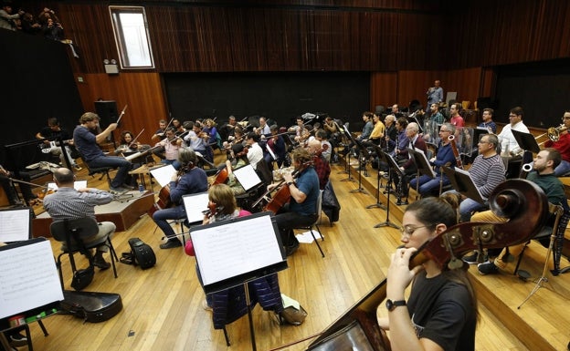 El Palau de la Música gasta 50.000 euros en el concierto de la Orquesta en París