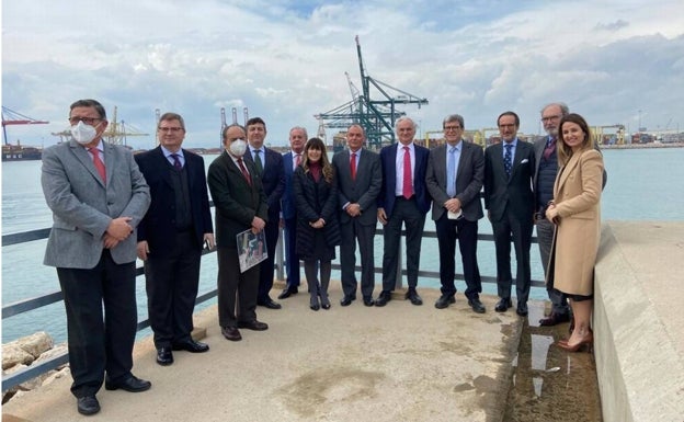 Los empresarios madrileños reclaman «celeridad» para ejecutar la terminal norte del puerto de Valencia