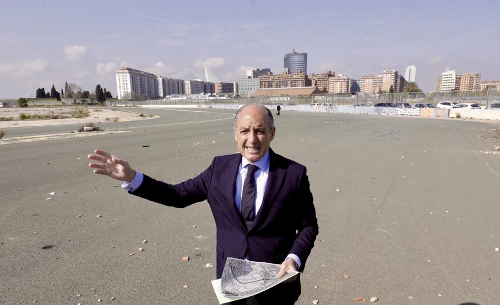 Camps vuelve a ofrecerse al PP