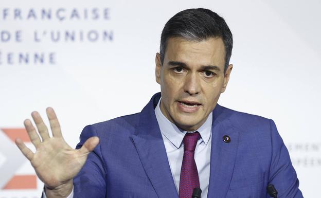 Sánchez acusa a Feijóo de «abrazar» a Vox con un pacto «crítico»