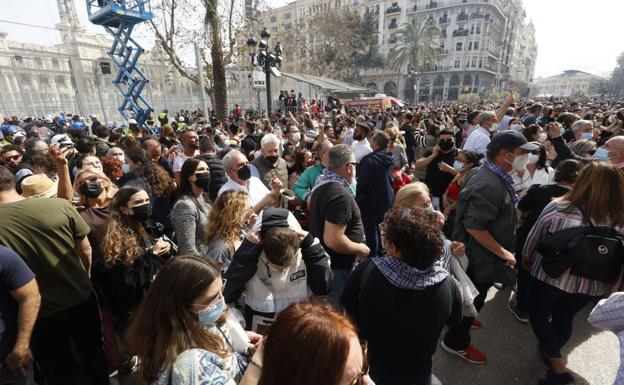 Cruz Roja atiende a 25 personas por lipotimias en la mascletà de este domingo