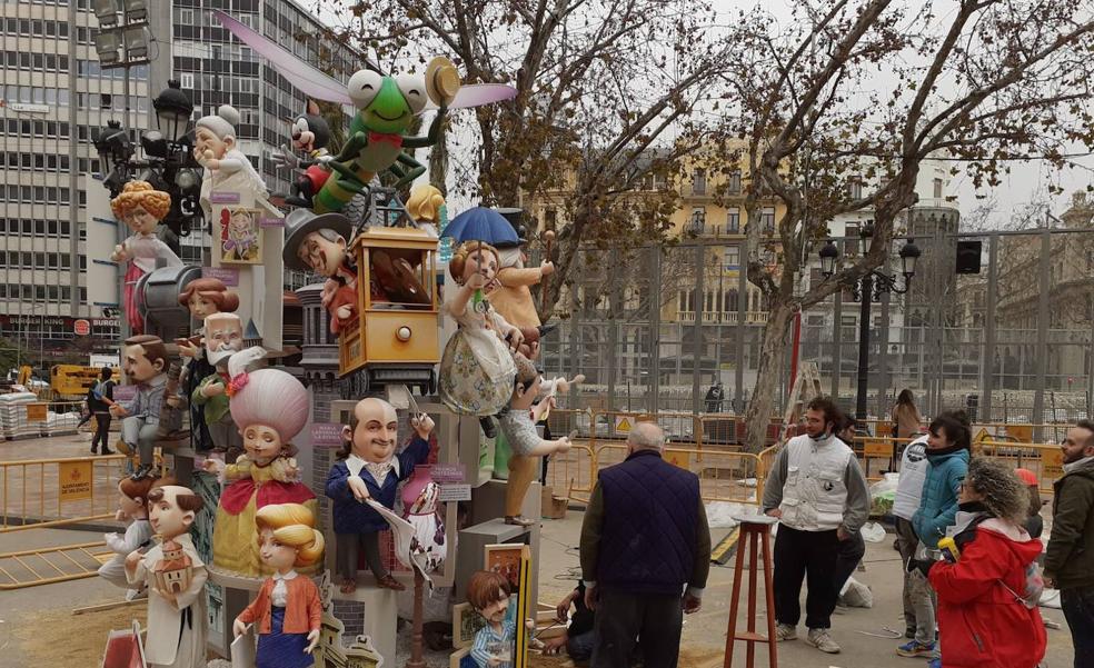 Todos los que son están en la falla infantil municipal