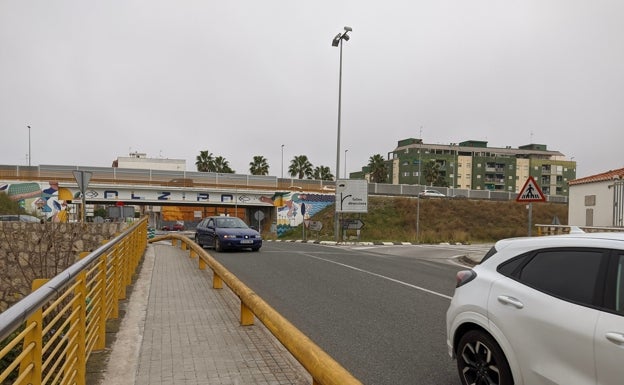 Alzira acordará con las consellerias una solución para la ampliación del puente de Xàtiva