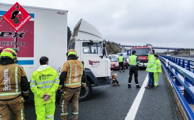 Un camión averiado provoca retenciones quilométricas en la autovía a la altura de Cocentaina
