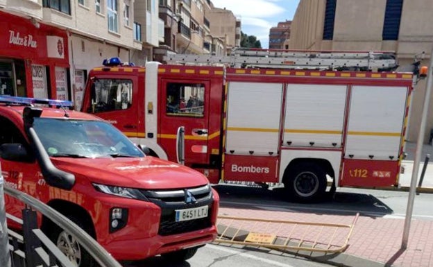 Rescatan a un anciano que llevaba dos días tirado en un pasillo en Petrer