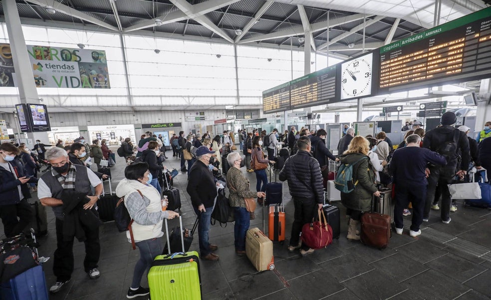 El turismo se tambalea por la guerra y el alza de precios tras unas Fallas decepcionantes