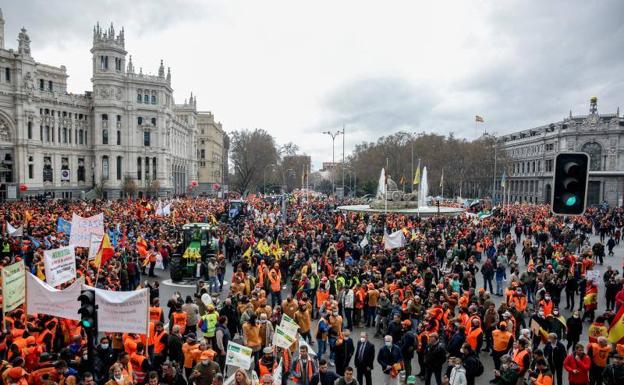 El campo español lanza un SOS desesperado en una movilización histórica