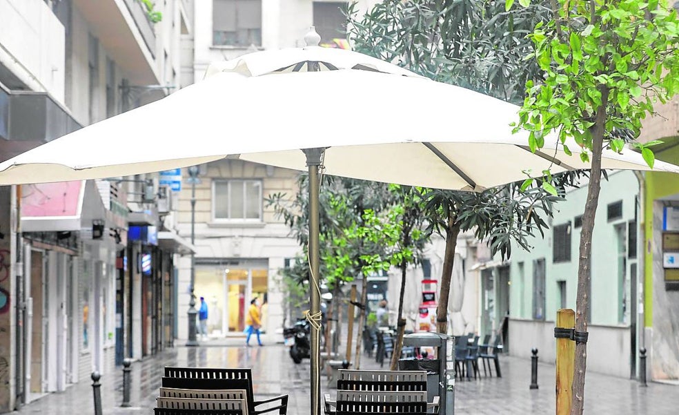 «La subida de precios ha hecho que me plantee no abrir el restaurante la semana entera»