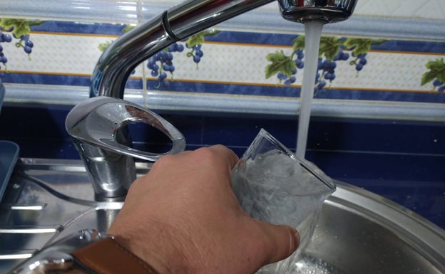 El Ayuntamiento de Altea pide no usar el agua potable «para beber o cocinar» debido a un problema de alta turbidez