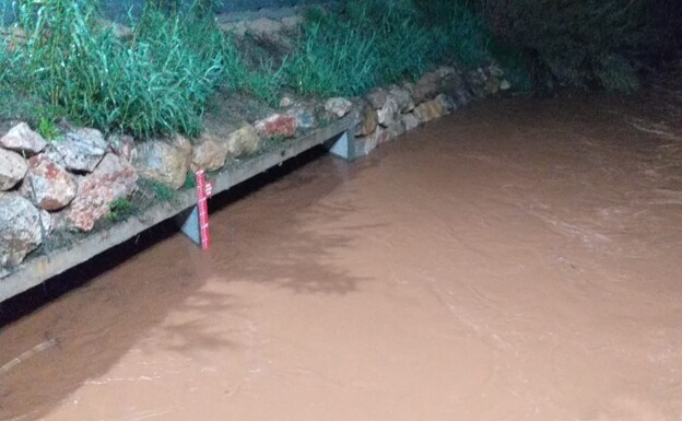 El riesgo de inundación se disipa en Alzira al bajar el nivel de los barrancos