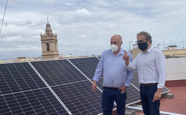 Quart reducirá la emisión de más de 350 toneladas de CO2 al año con las placas solares de la piscina municipal