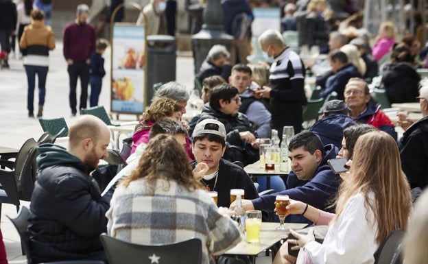 Comienza la vida pospandemia: fin de los aislamientos y reducción de pruebas