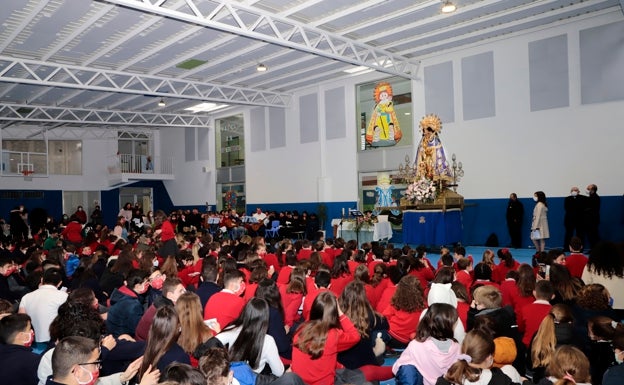 La Mare de Déu dels Desamparats desembarca en Guadassuar