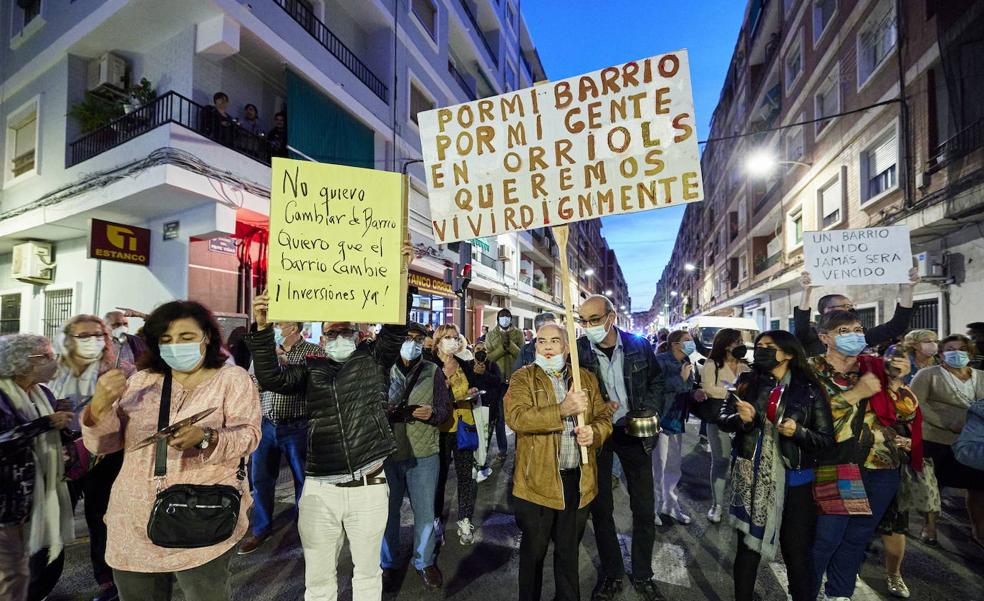 Las ocupaciones ilegales en Orriols se mantienen pese a las protestas