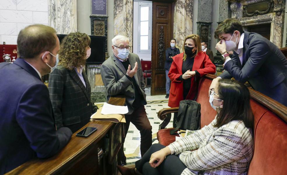 Ribó consuma la falta de transparencia al reducir las preguntas a la oposición